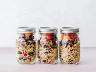 Healthy food does not have to be complicated. (Image via Pexels/ Ella Olsson)